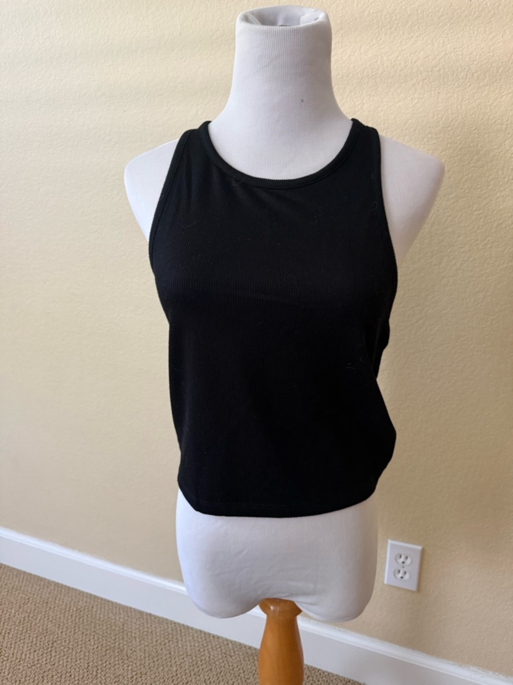 Lulu’s black tank top
